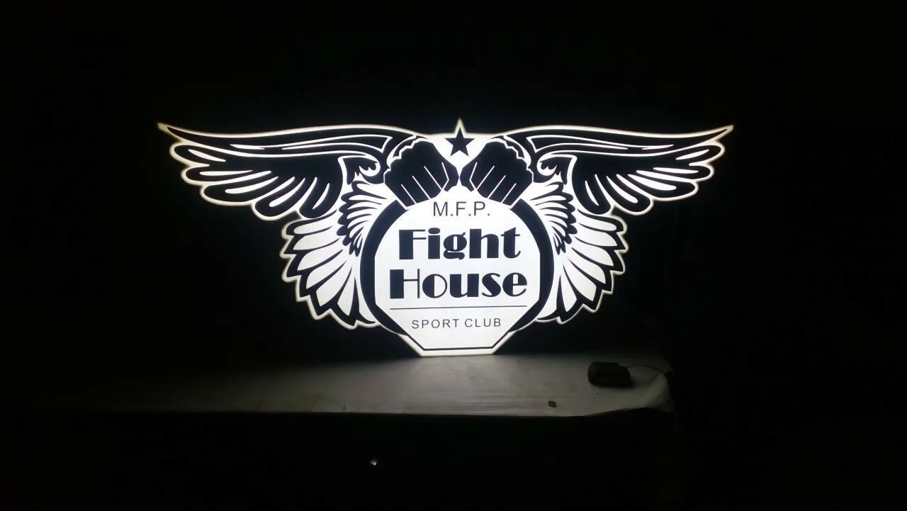 Світловий обʼємний логотип Fight House Миколаїв